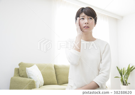 30s women 38288620