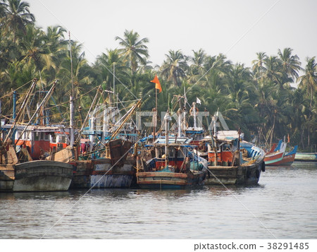 Backwater cruise 38291485