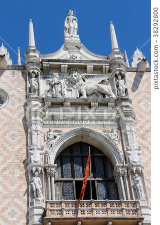 Facade of famous Doge's Palace in Venice, Italy 38292800