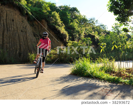 mountain bike for street riding