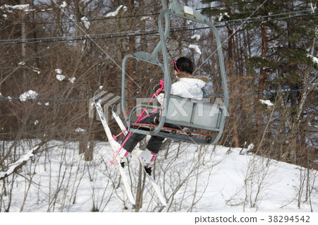 skier 38294542