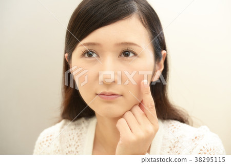 關心你皮膚的女人 關心你皮膚的女人 38295115