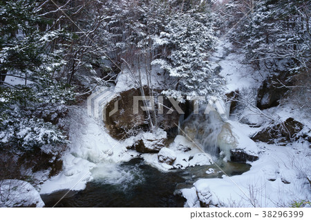 Ryuzo no Taki 38296399