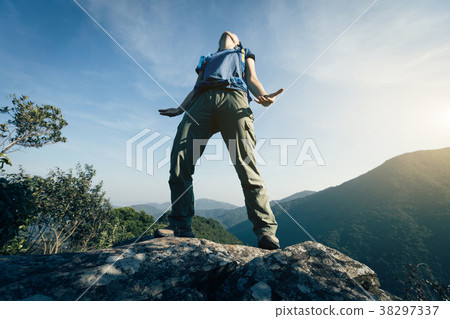 successful femalebreath the fresh air cliff's edge successful femalebreath the fresh air cliff's edge 38297337