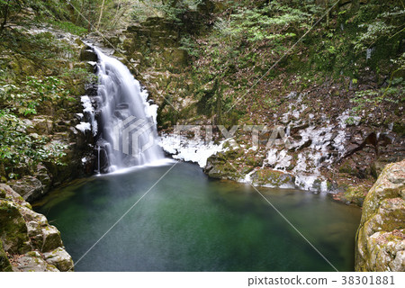 Akameshi Shijuhachifaki Fudo Waterfall (Nahari City, Mie Prefecture) Akameshi Shijuhachifaki Fudo Waterfall (Nahari City, Mie Prefecture) 38301881