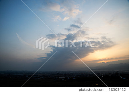 The morning sun from the Ishizuchi Mountains The morning sun from the Ishizuchi Mountains 38303412