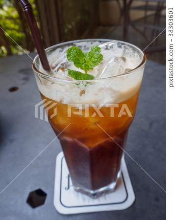Iced mint coffee in a glass 38303601