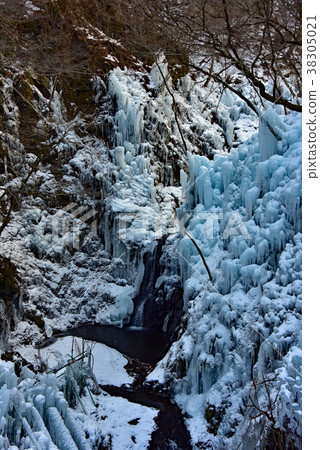 Onouchi ice pillar in Ogano-cho 38305021