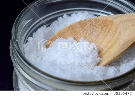 sea salt with wooden spoon 38305475