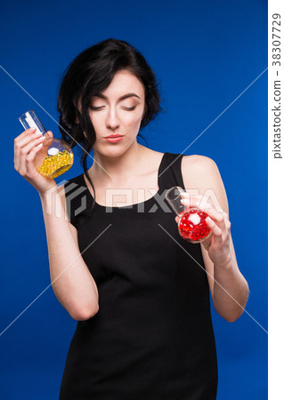 girl with pills 38307729