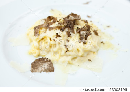 Taglolini pasta with truffles Taglolini pasta with truffles 38308196