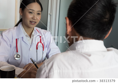 doctor explaining to male patient about diagnosis at hospital. medical practitioner talk & give advice to man about his health at clinic doctor explaining to male patient about diagnosis at hospital. medical practitioner talk & give advice to man about his health at clinic 38313379