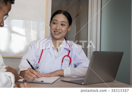 doctor explaining to male patient about diagnosis at hospital. medical practitioner talk & give advice to man about his health at clinic doctor explaining to male patient about diagnosis at hospital. medical practitioner talk & give advice to man about his health at clinic 38313387