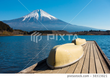 富士山Tanuki船站冬天 富士山Tanuki船站冬天 38313821