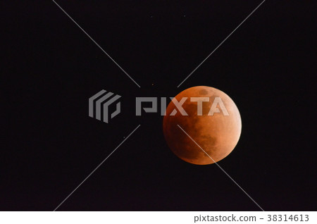 Total lunar eclipse-the largest of the eclipse (Tokyo Tachikawa City / January 31, 2018. 21: 57 shooting) 38314613