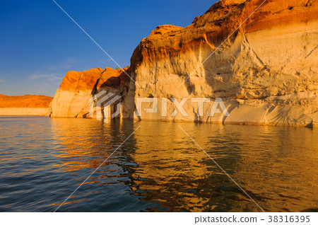 Lake Powell 38316395