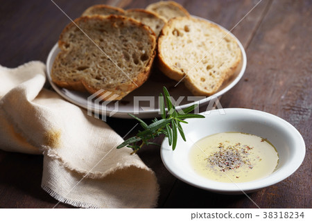 bread with olive oil. 38318234