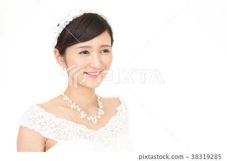 Beautiful bride 38319285