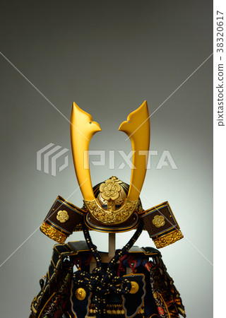 Oda Nobunaga wears a bag 38320617