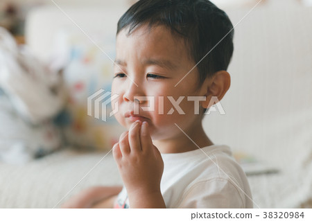 eat, eating, snack 38320984