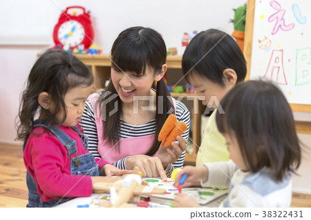 孩子們學習英語 孩子們學習英語 38322431