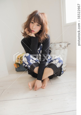 Curly hair Bob style Japanese women 38322667