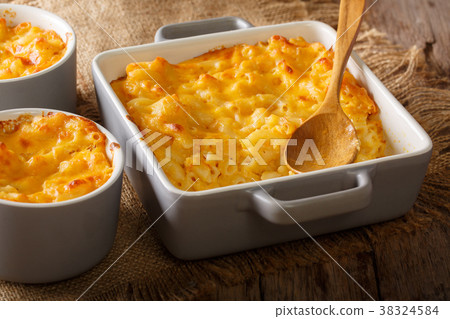Homemade casserole mac and cheese 38324584