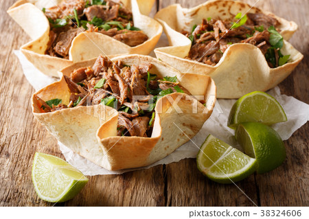 Mexican barbacoa tacos with spicy pulled beef Mexican barbacoa tacos with spicy pulled beef 38324606