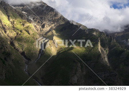 Himalaya mountain landscape in Himachal Pradesh 38324929