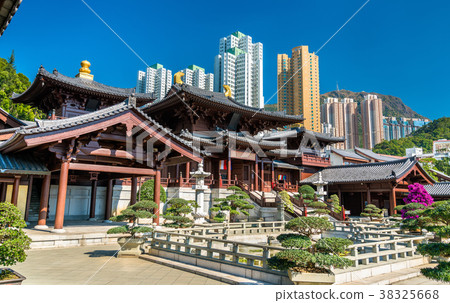 Chi Lin Nunnery, a large Buddhist temple complex 38325668