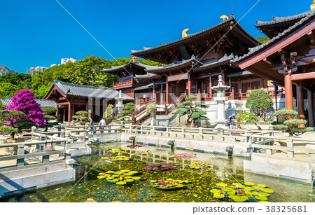 Chi Lin Nunnery, a large Buddhist temple complex 38325681
