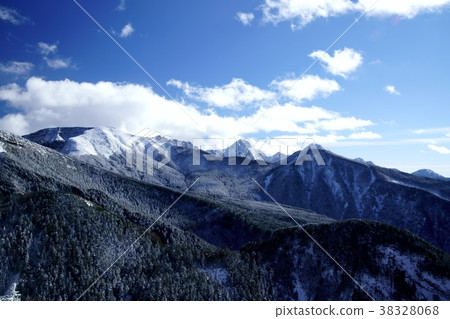 Nishi-Tenzan-dake, Minami-Yatsugatake as seen from Nishi-one (shooting location: Yatsuga-dake, Nishi-Ten-no-Madake, Nishi-one) 38328068
