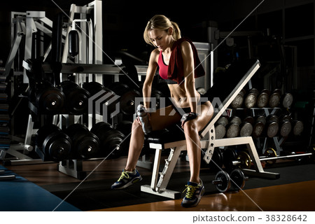 fitness girl in gym 38328642