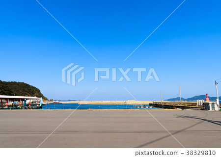 Kamisu Fishing Port [Fukuoka Prefecture Munakata City] 38329810