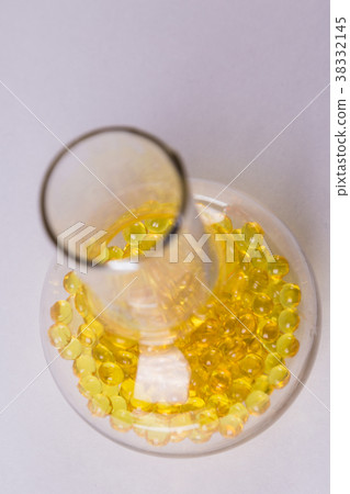 yellow capsule medical vitro yellow capsule medical vitro 38332145