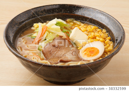 Miso butter cone ramen 38332599