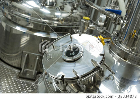 big steel pressure tank with compression cap big steel pressure tank with compression cap 38334878