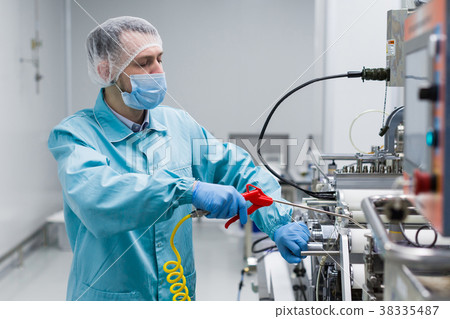 scientist configure machine with shafts scientist configure machine with shafts 38335487