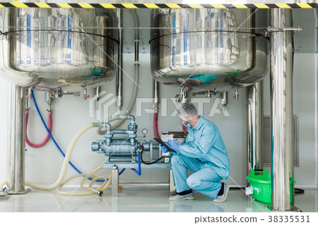 scientist work with high-pressure tanks scientist work with high-pressure tanks 38335531