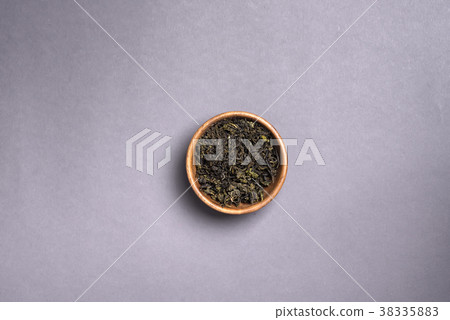 green tea dried leaves 38335883