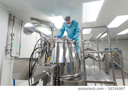 plant picture, scientist is looking inside the plant picture, scientist is looking inside the 38336067