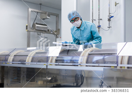 medical worker is making notes about 38336831