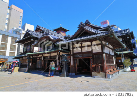[Ehime Prefecture] The main building of Dogo Onsen on a clear day 38337922