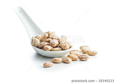 Dried borlotti beans. 38340223