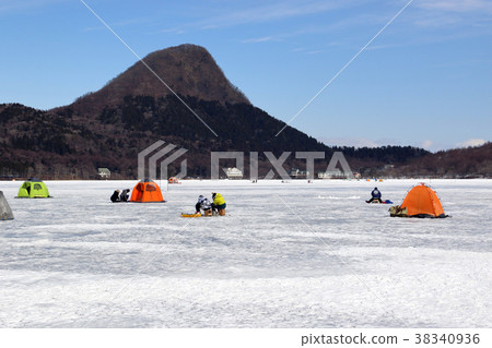 Smelt fishing in Lake Haruna 38340936