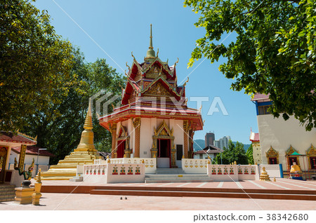 The stupa of the majestic Buddha temple at Malaysian Penang 38342680