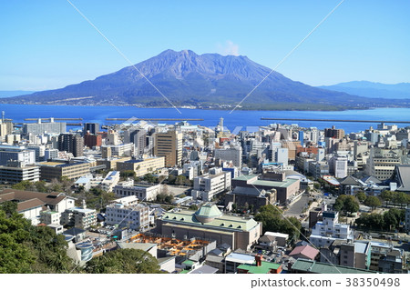 櫻島和鹿兒島市的城市風景 櫻島和鹿兒島市的城市風景 38350498