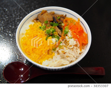 Amami specialty "chicken rice" 38353307