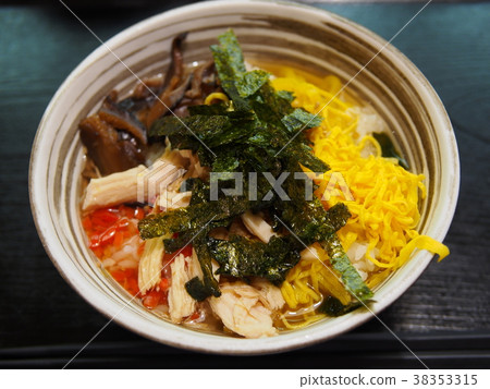 奄美特產“雞飯” 38353315