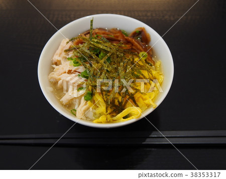 Amami specialty "chicken rice" 38353317